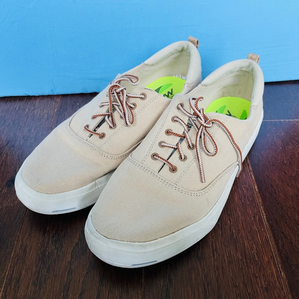 Skechers Men's On-The-Go Canvas Sneakers Brown/Tan, Size 8.5, Good Condition.